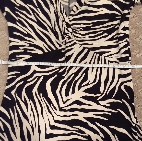 Silk dress - Picture 5 of 7